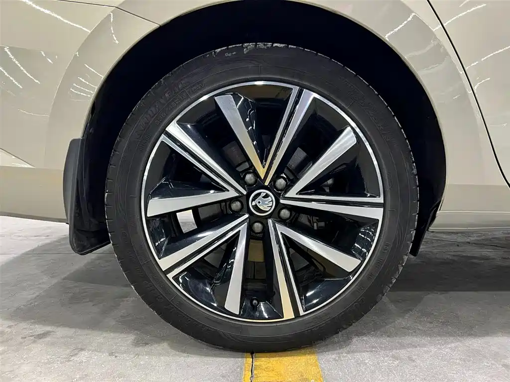 Škoda Superb 2023 Facelift TSI280 DSG Premium Edition 2023 - thumbnail 22