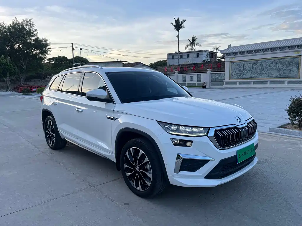 Skoda Kodiaq 2022 TSI330 7-seat FWD Luxury Edition 2023 - thumbnail 3
