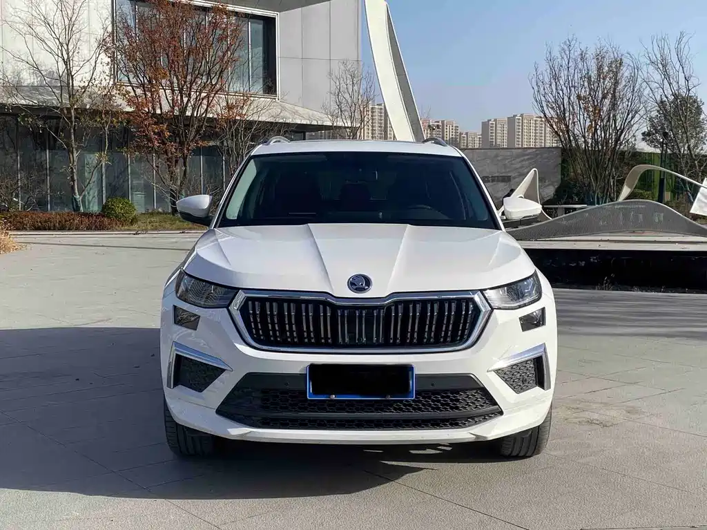 Skoda Kodiaq 2022 TSI330 7-seat FWD Luxury Edition 2022 - thumbnail 2