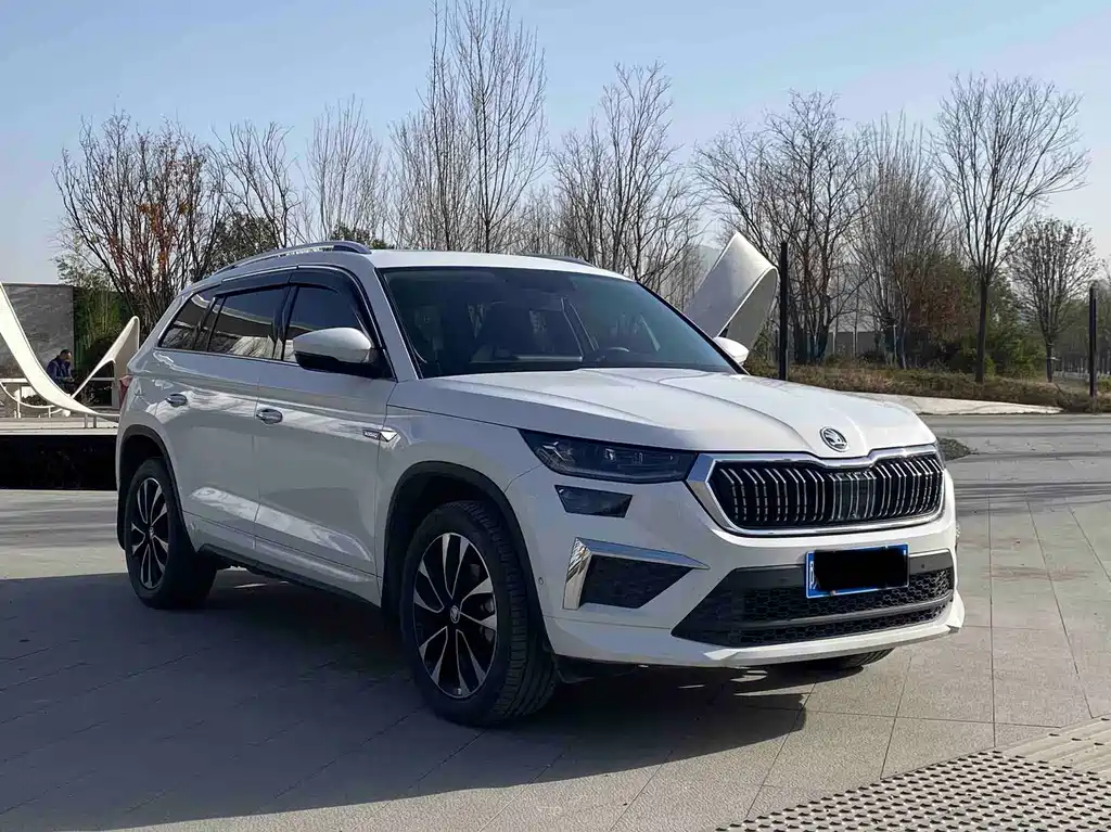 Skoda Kodiaq 2022 TSI330 7-seat FWD Luxury Edition 2022 - thumbnail 3