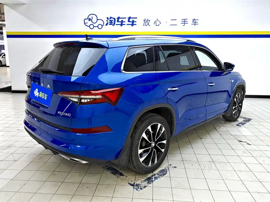 Skoda Kodiaq 2022 TSI330 7-seat FWD Luxury Edition 2022 - thumbnail 3