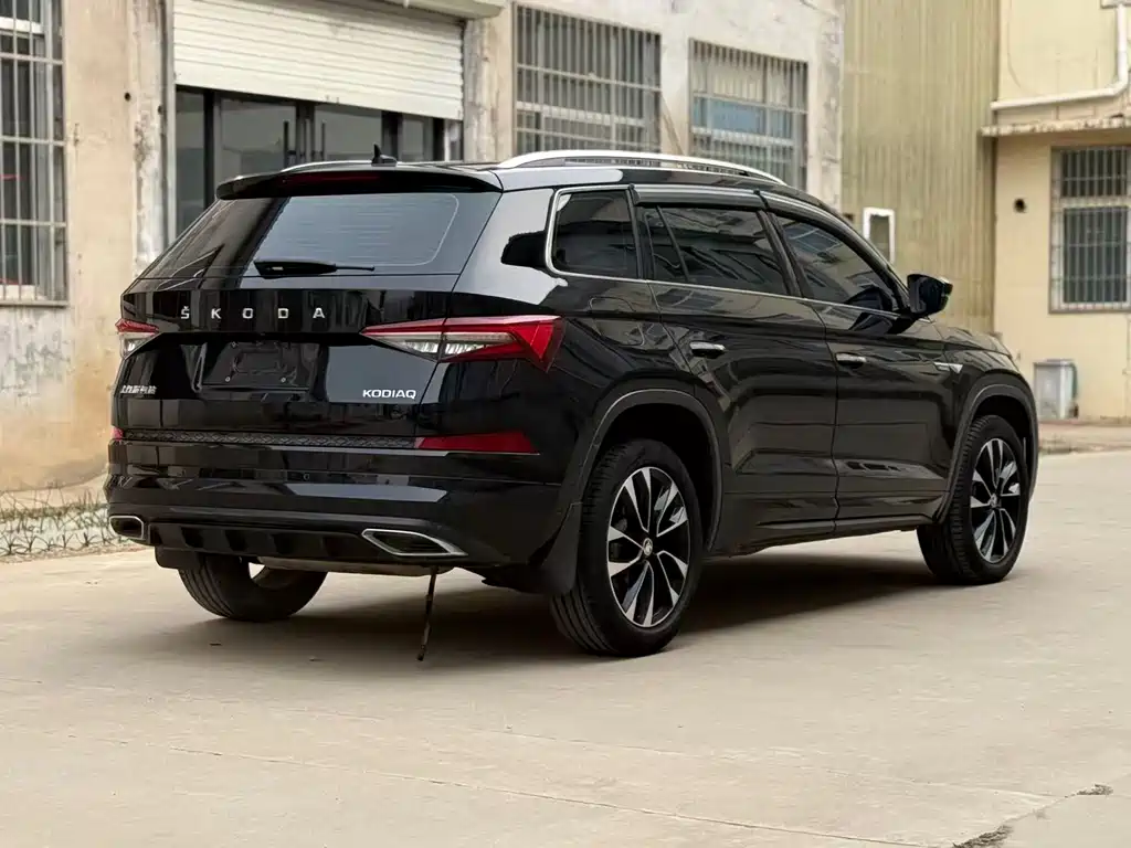 Skoda Kodiaq 2022 TSI330 5-seat FWD Luxury Edition 2022 - thumbnail 7