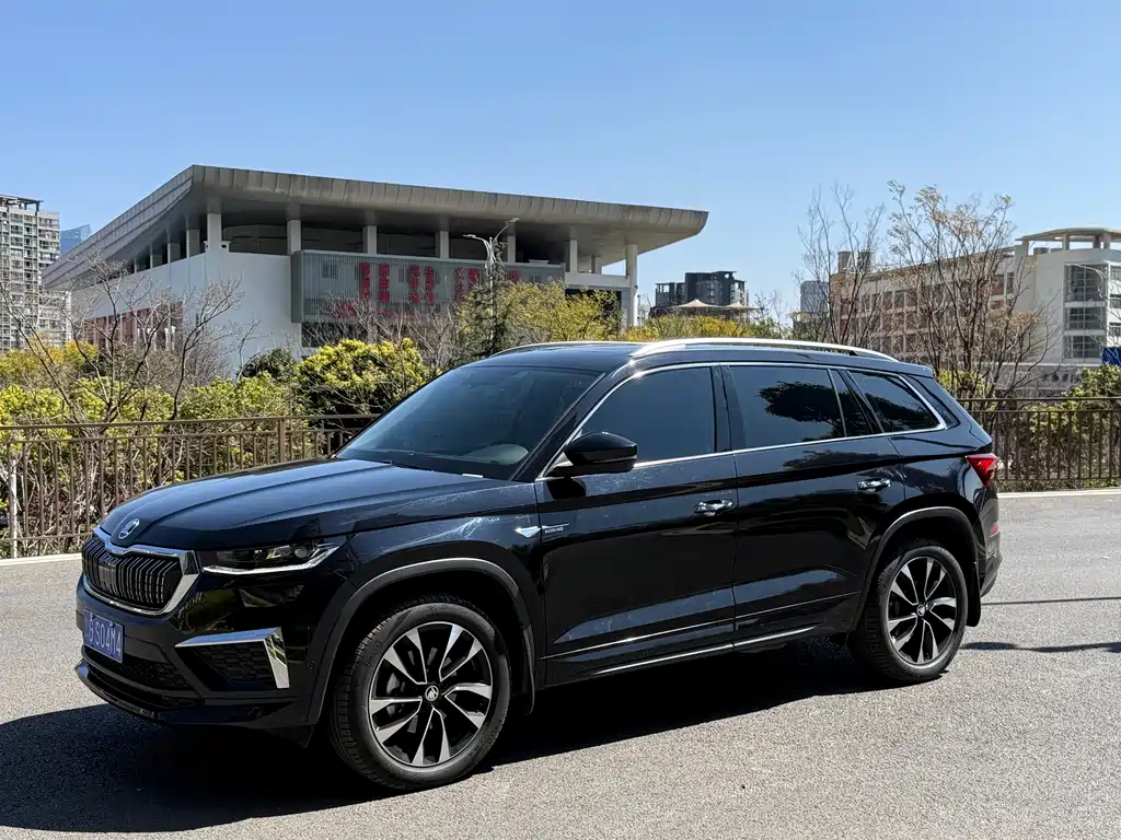 Skoda Kodiaq 2023 TSI330 5-seat FWD Luxury Edition 2023