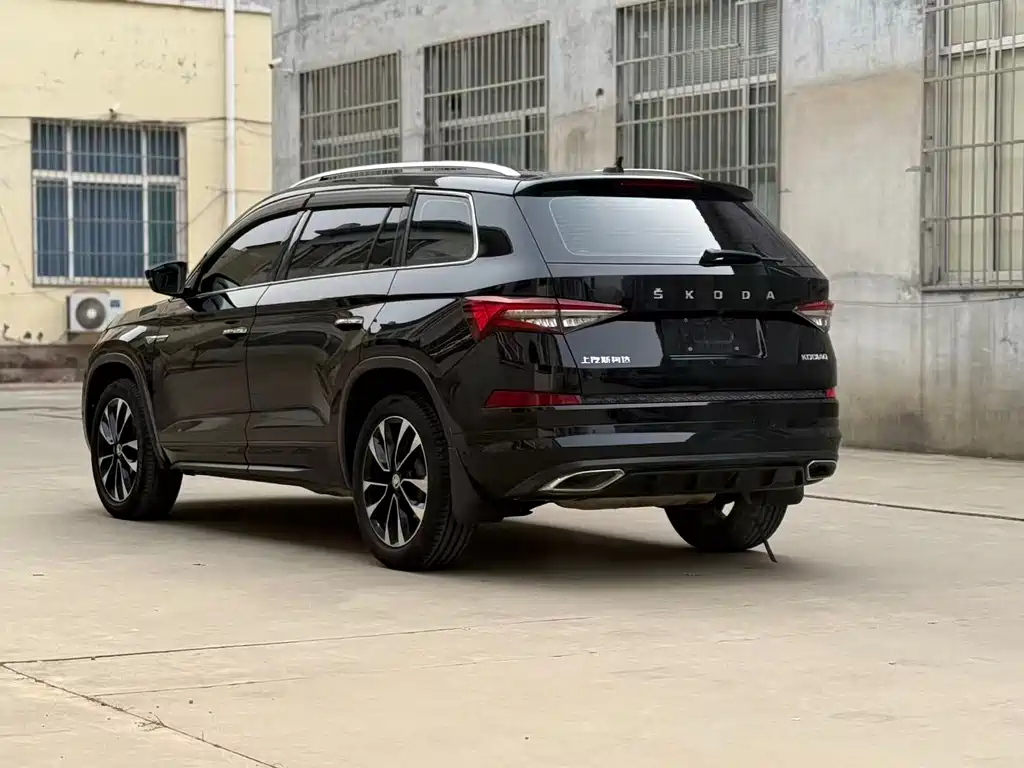Skoda Kodiaq 2022 TSI330 5-seat FWD Luxury Edition 2022 - thumbnail 9
