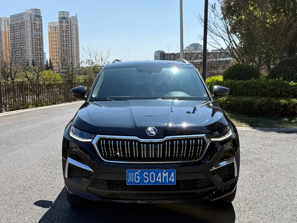 Skoda Kodiaq 2023 TSI330 5-seat FWD Luxury Edition 2023 - thumbnail 2