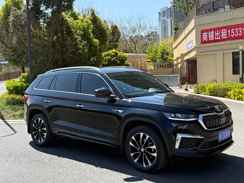 Skoda Kodiaq 2023 TSI330 5-seat FWD Luxury Edition 2023 - thumbnail 3