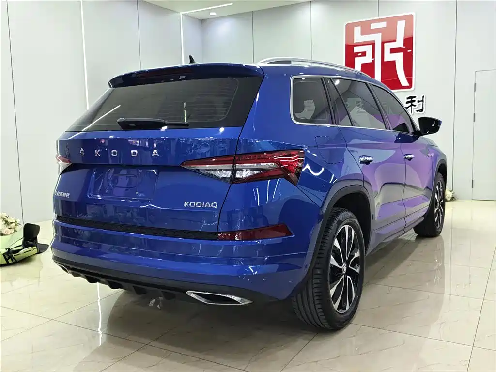 Skoda Kodiaq 2022 TSI330 7-seat FWD Luxury Edition 2022 - thumbnail 6