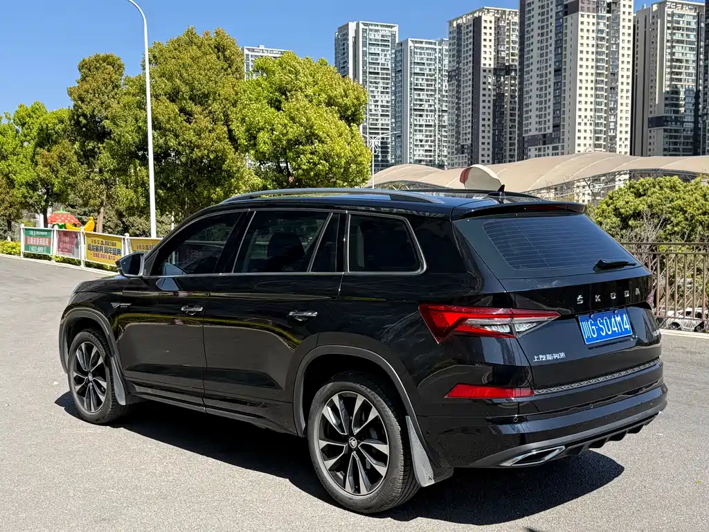 Skoda Kodiaq 2023 TSI330 5-seat FWD Luxury Edition 2023 - thumbnail 4