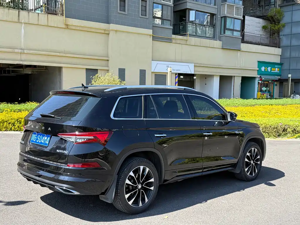 Skoda Kodiaq 2023 TSI330 5-seat FWD Luxury Edition 2023 - thumbnail 6