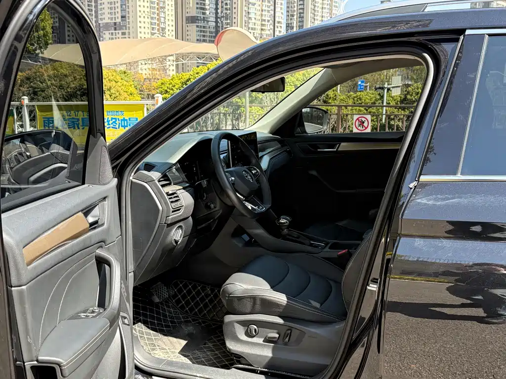 Skoda Kodiaq 2023 TSI330 5-seat FWD Luxury Edition 2023 - thumbnail 9