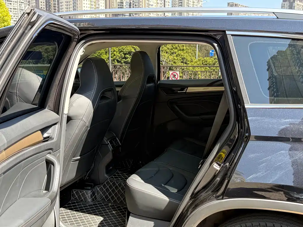 Skoda Kodiaq 2023 TSI330 5-seat FWD Luxury Edition 2023 - thumbnail 10