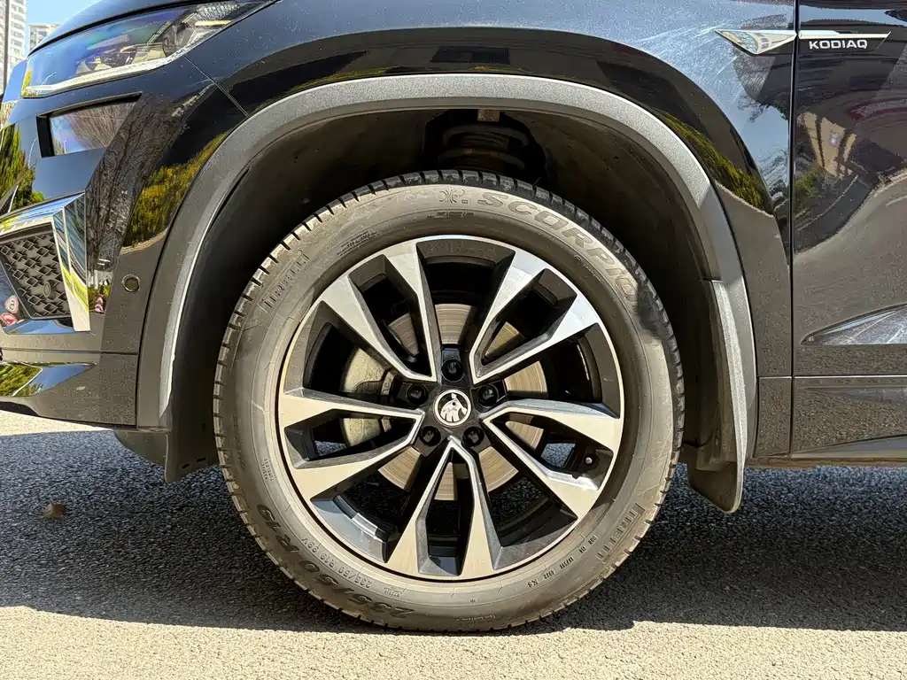 Skoda Kodiaq 2023 TSI330 5-seat FWD Luxury Edition 2023 - thumbnail 23