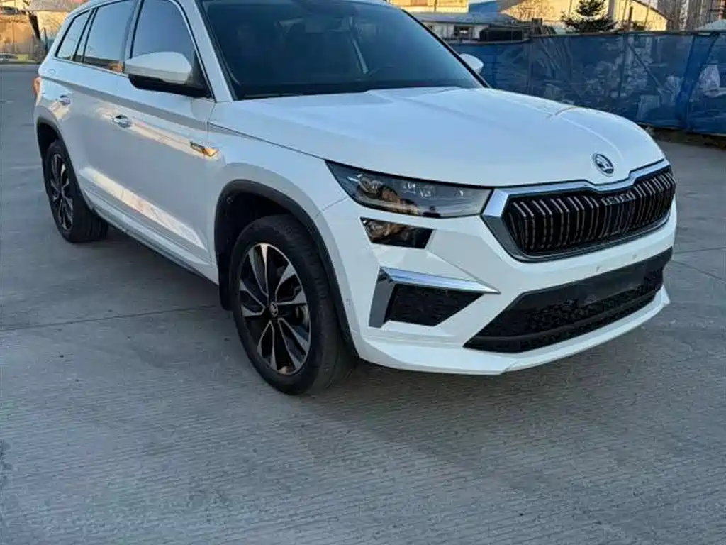 Skoda Kodiaq 2022 Facelift TSI330 5-seat FWD Luxury Edition 2022 - thumbnail 3