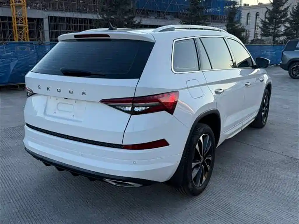 Skoda Kodiaq 2022 Facelift TSI330 5-seat FWD Luxury Edition 2022 - thumbnail 7