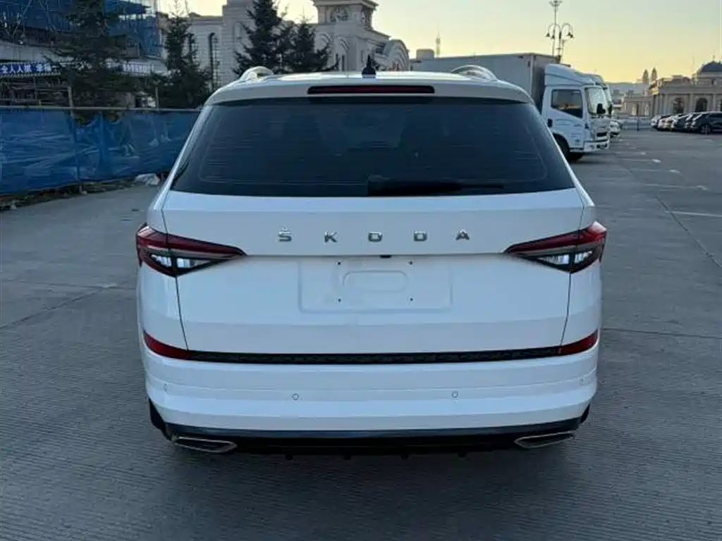 Skoda Kodiaq 2022 Facelift TSI330 5-seat FWD Luxury Edition 2022 - thumbnail 8