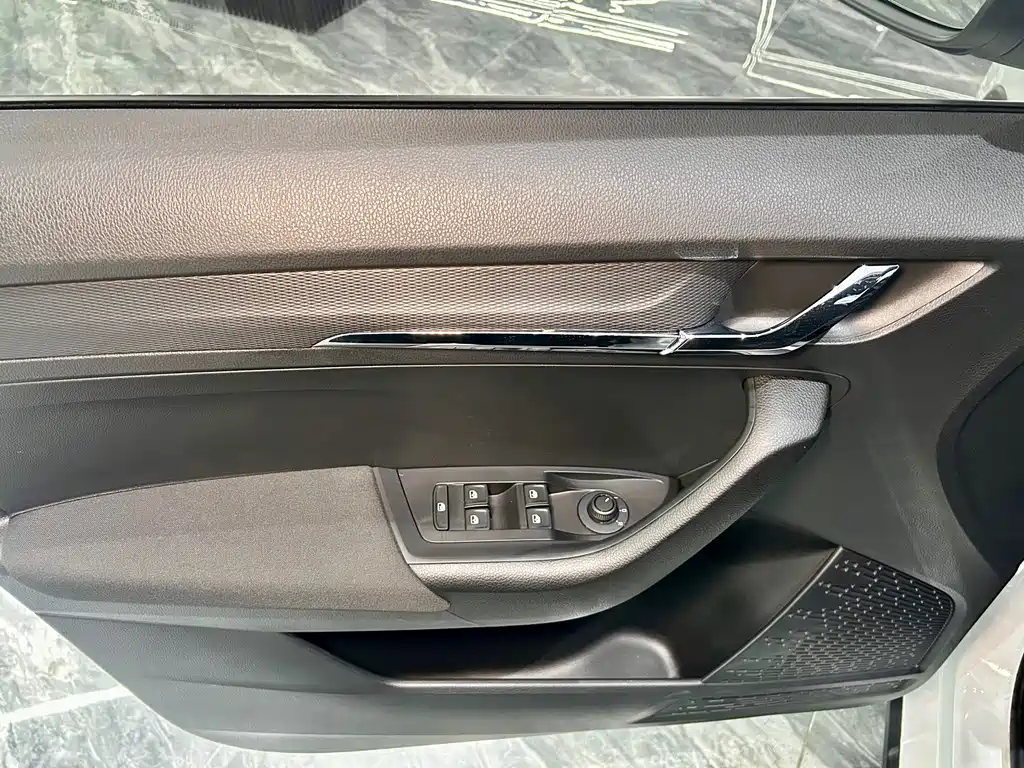 Škoda Kamiq 2024 1.5L Automatic Strength Edition 2024 - thumbnail 21