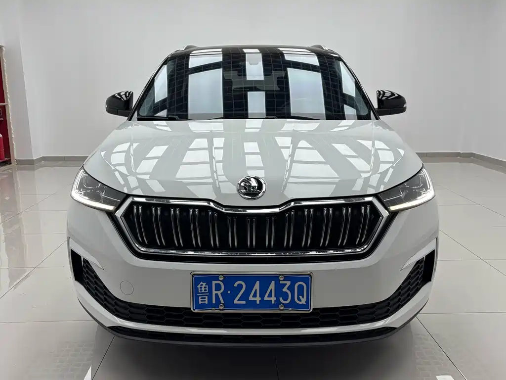 Škoda Kamiq 2023 Facelift GT 1.5L Automatic Premium Edition 2023 - thumbnail 2