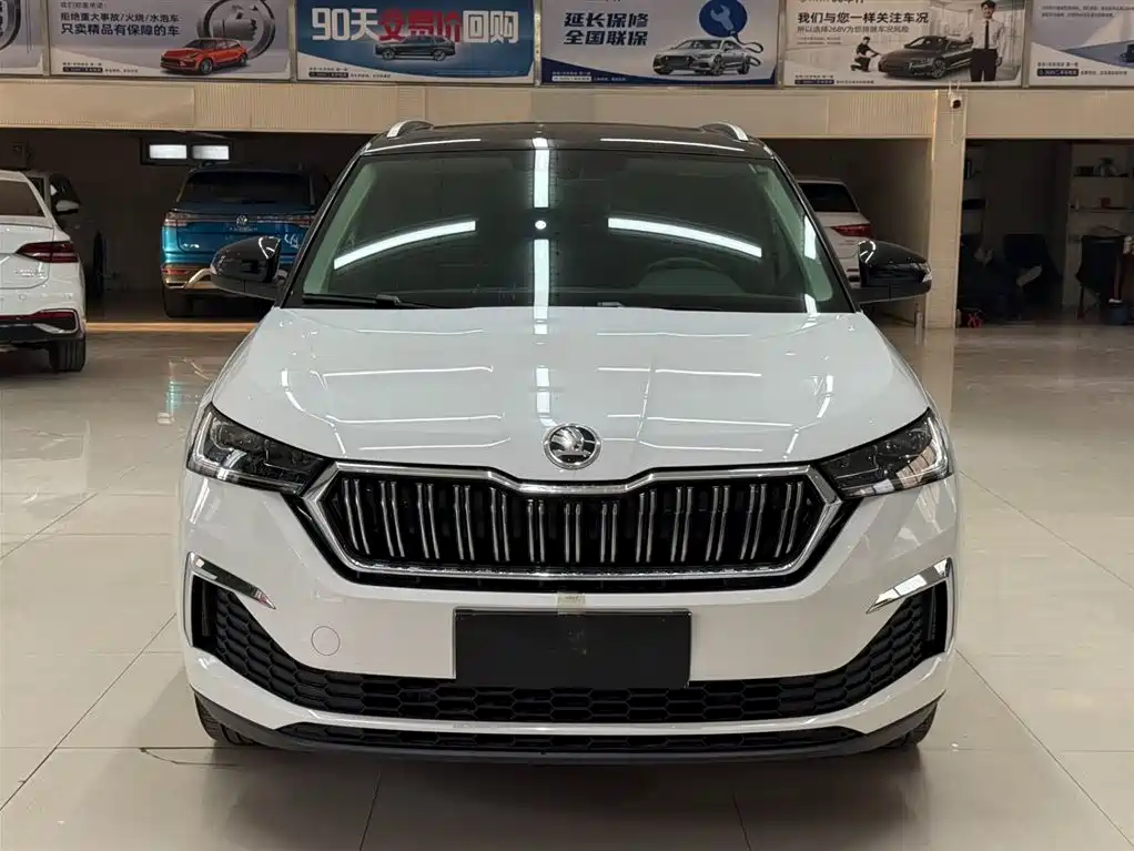 Škoda Kamiq 2023 Facelift GT 1.5L Automatic Premium Edition 2024 - thumbnail 2