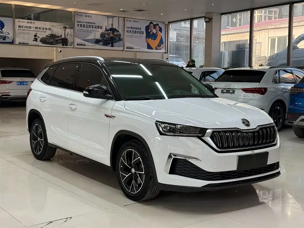 Škoda Kamiq 2023 Facelift GT 1.5L Automatic Premium Edition 2024 - thumbnail 3