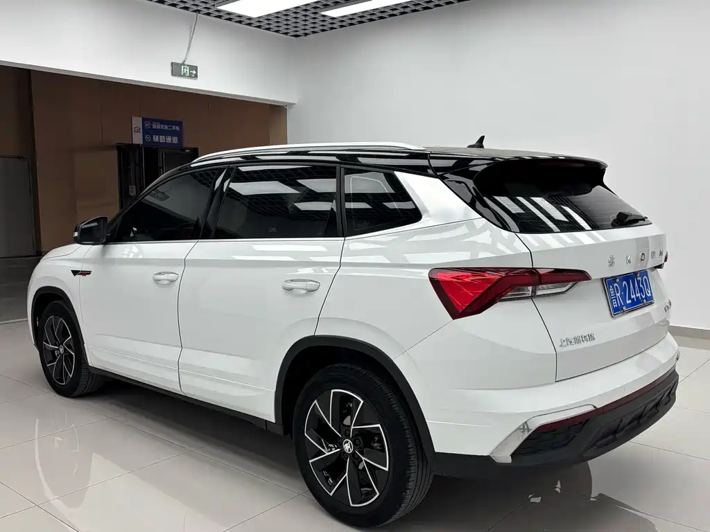 Škoda Kamiq 2023 Facelift GT 1.5L Automatic Premium Edition 2023 - thumbnail 6