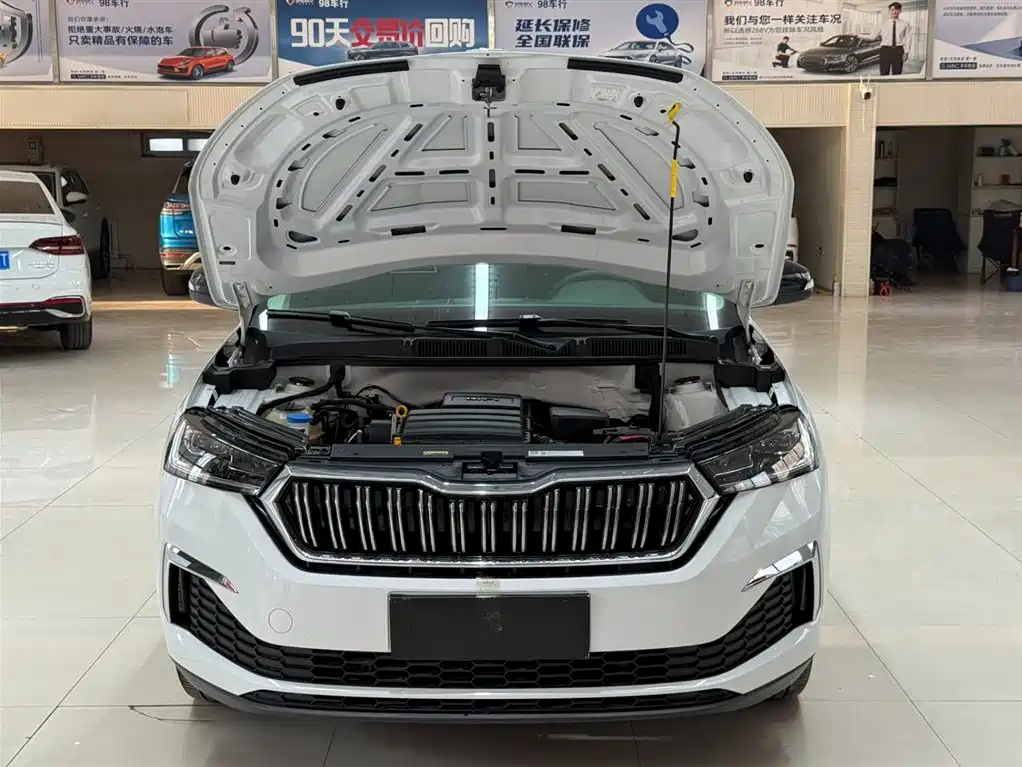 Škoda Kamiq 2023 Facelift GT 1.5L Automatic Premium Edition 2024 - thumbnail 7