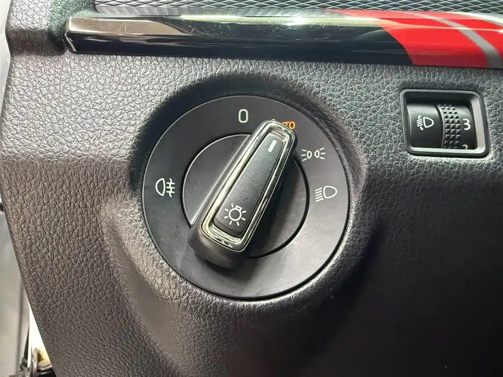 Škoda Kamiq 2023 Facelift GT 1.5L Automatic Premium Edition 2024 - thumbnail 9