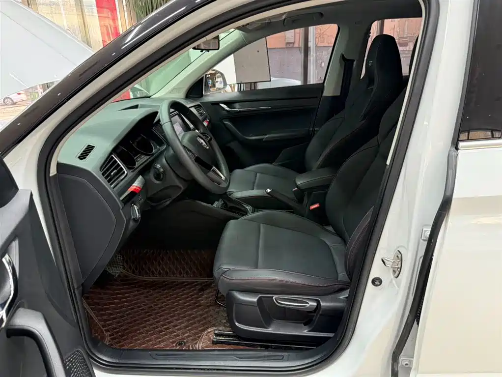 Škoda Kamiq 2023 Facelift GT 1.5L Automatic Premium Edition 2024 - thumbnail 16