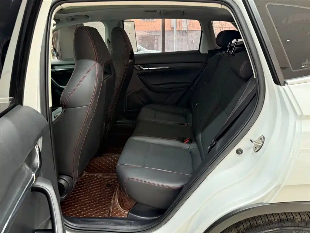 Škoda Kamiq 2023 Facelift GT 1.5L Automatic Premium Edition 2024 - thumbnail 18