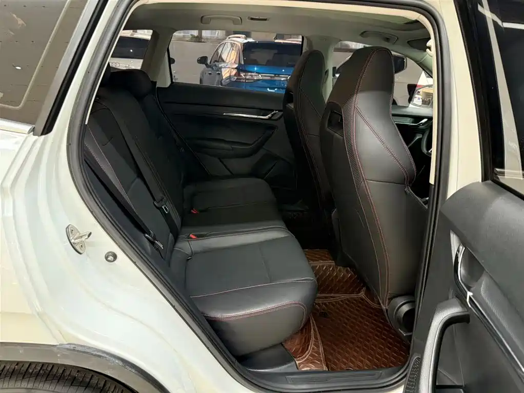 Škoda Kamiq 2023 Facelift GT 1.5L Automatic Premium Edition 2024 - thumbnail 21