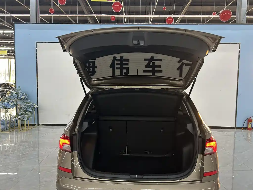 Škoda Kamiq 2023 1.5L Automatic Comfort Edition 2024 - thumbnail 6