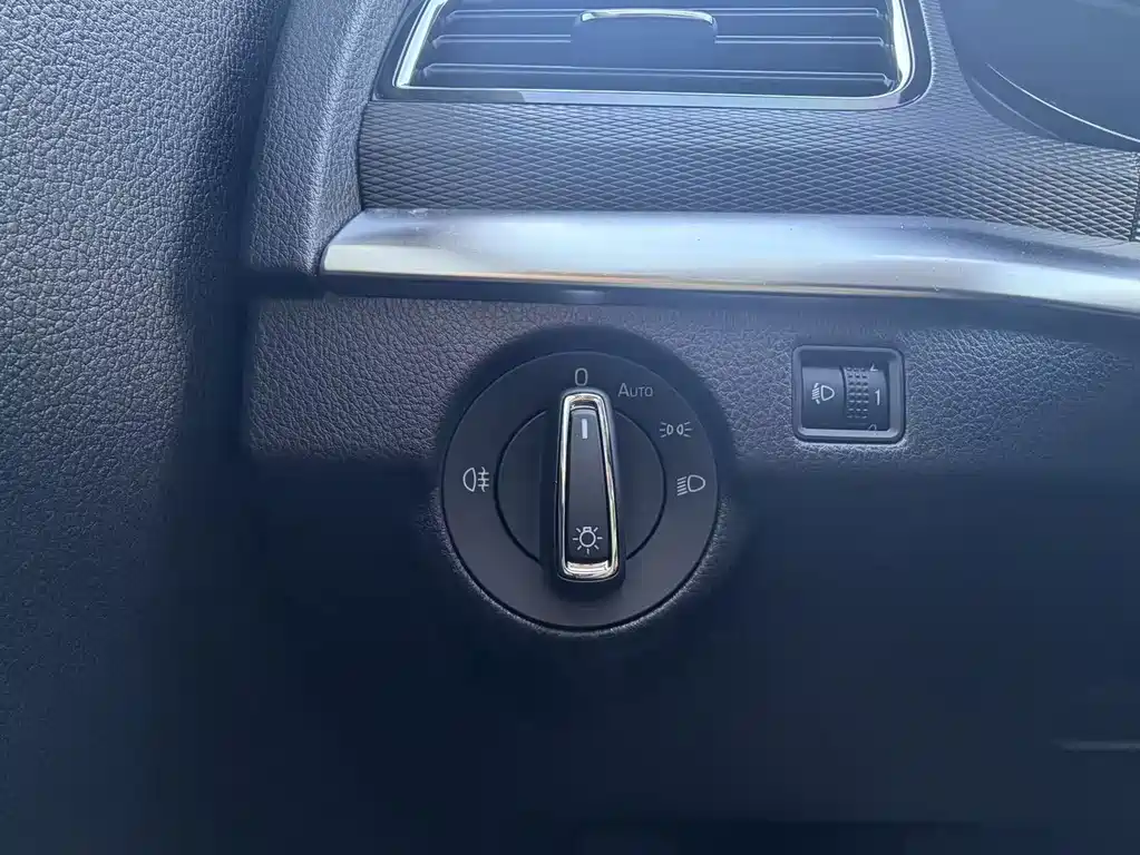 Škoda Kamiq 2023 Refresh 1.5L Automatic Comfort Edition 2024 - thumbnail 21