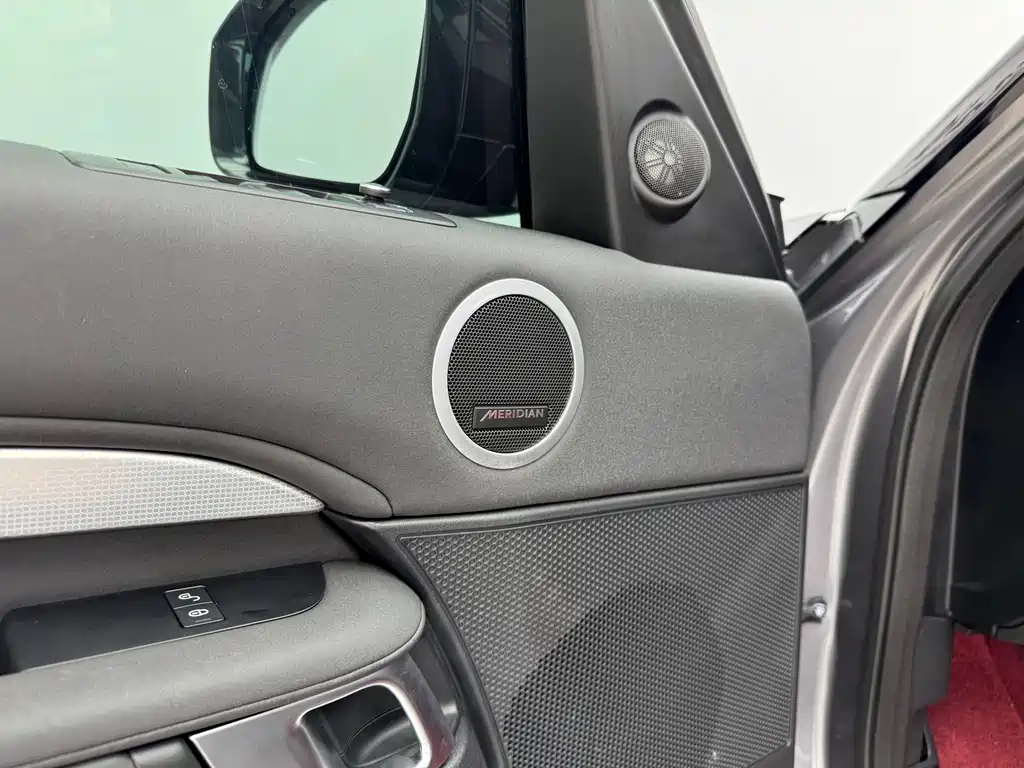 Land Rover Discovery 2020 2.0T 30th Anniversary Special Edition 2020 - thumbnail 9