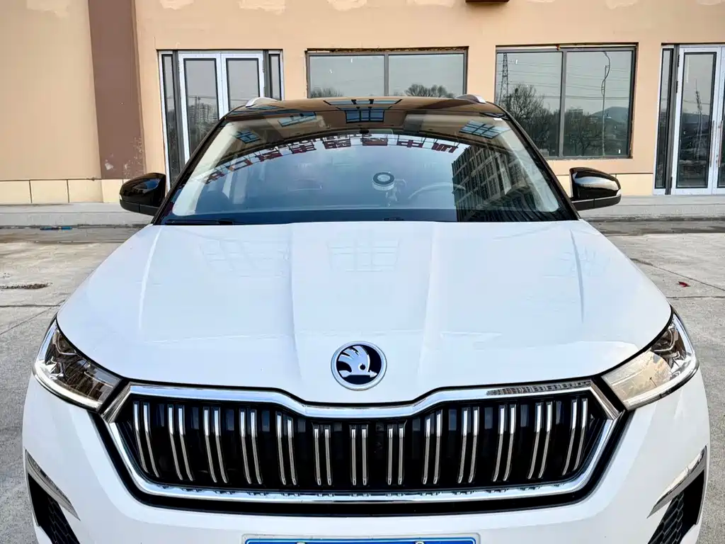 Škoda Kamiq 2023 GT 1.5L Automatic Premium Edition 2022 - thumbnail 2