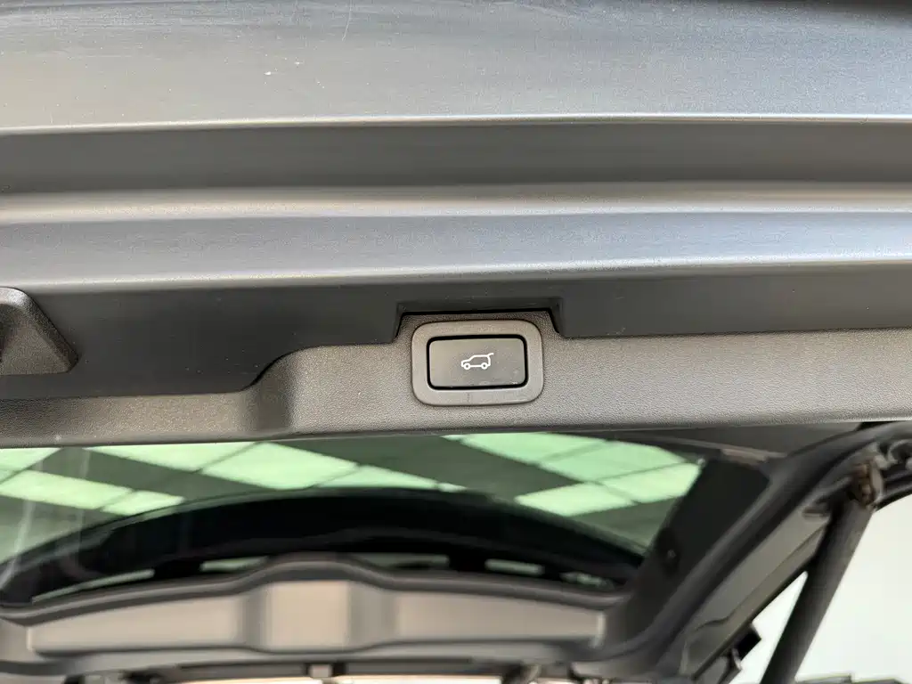 Land Rover Discovery 2020 2.0T 30th Anniversary Special Edition 2020 - thumbnail 27
