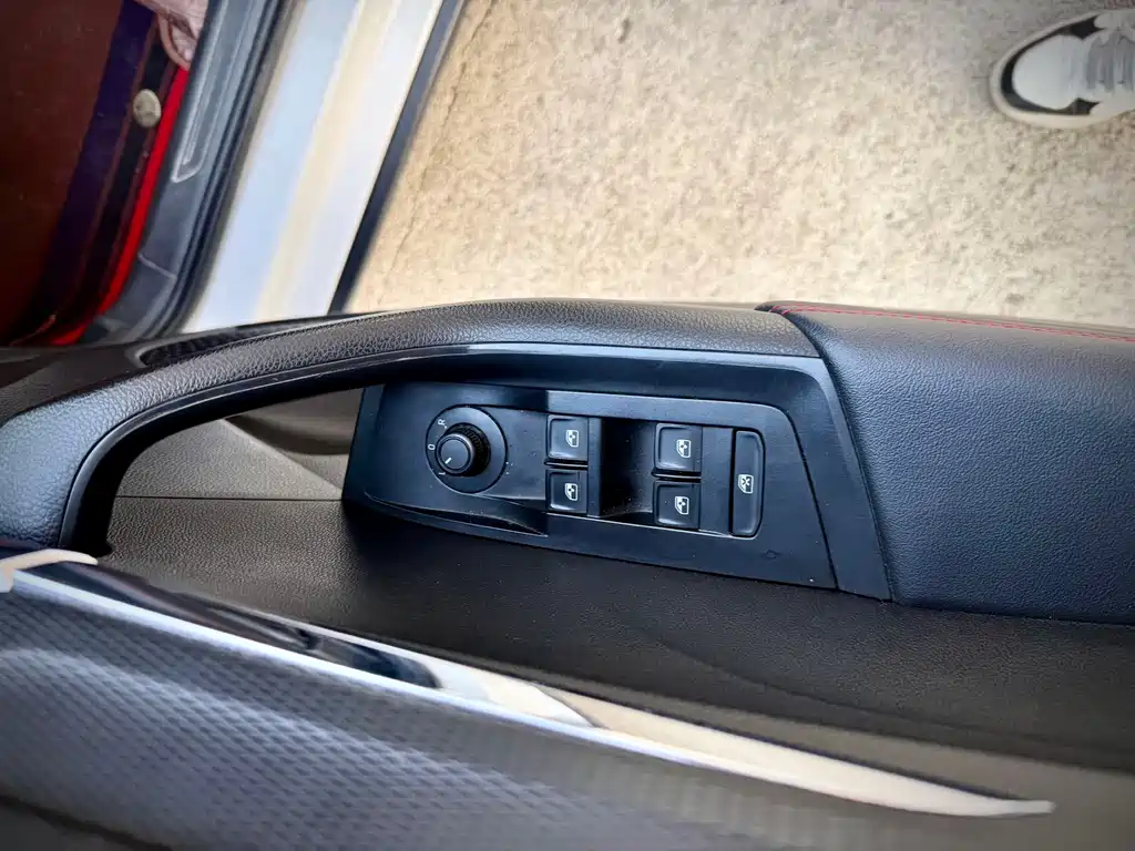 Škoda Kamiq 2023 GT 1.5L Automatic Premium Edition 2022 - thumbnail 17