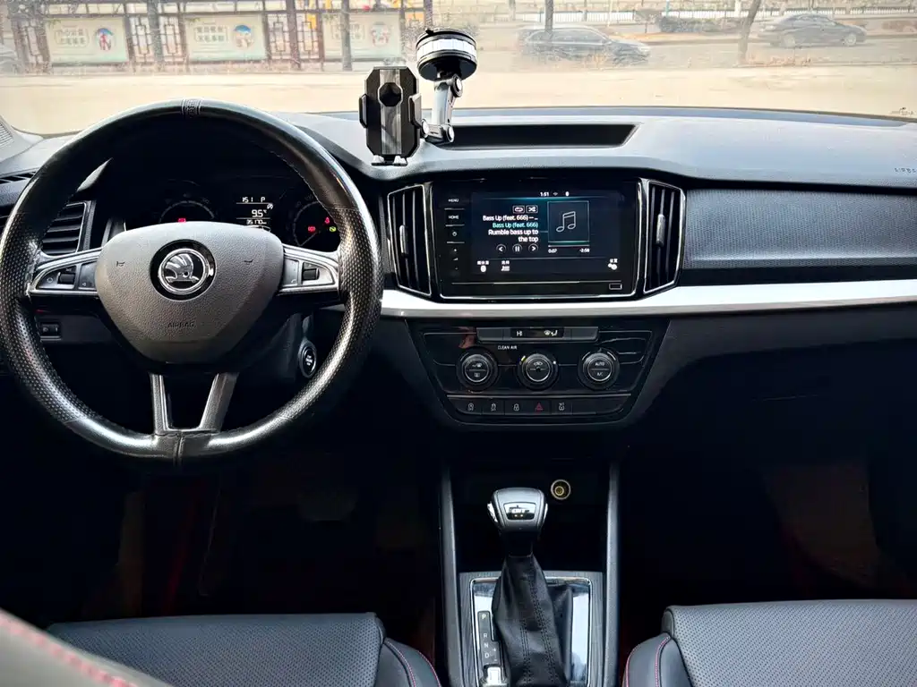 Škoda Kamiq 2023 GT 1.5L Automatic Premium Edition 2022 - thumbnail 22