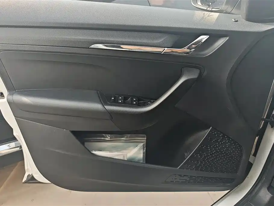 Škoda Kamiq 2023 Facelift 1.5L Automatic Comfort Edition 2023 - thumbnail 6