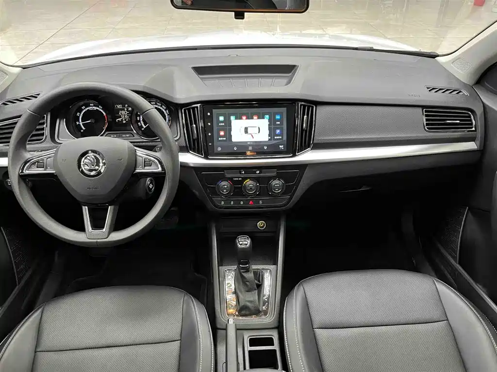 Škoda Kamiq 2023 Refresh 1.5L Automatic Comfort Edition 2024 - thumbnail 2
