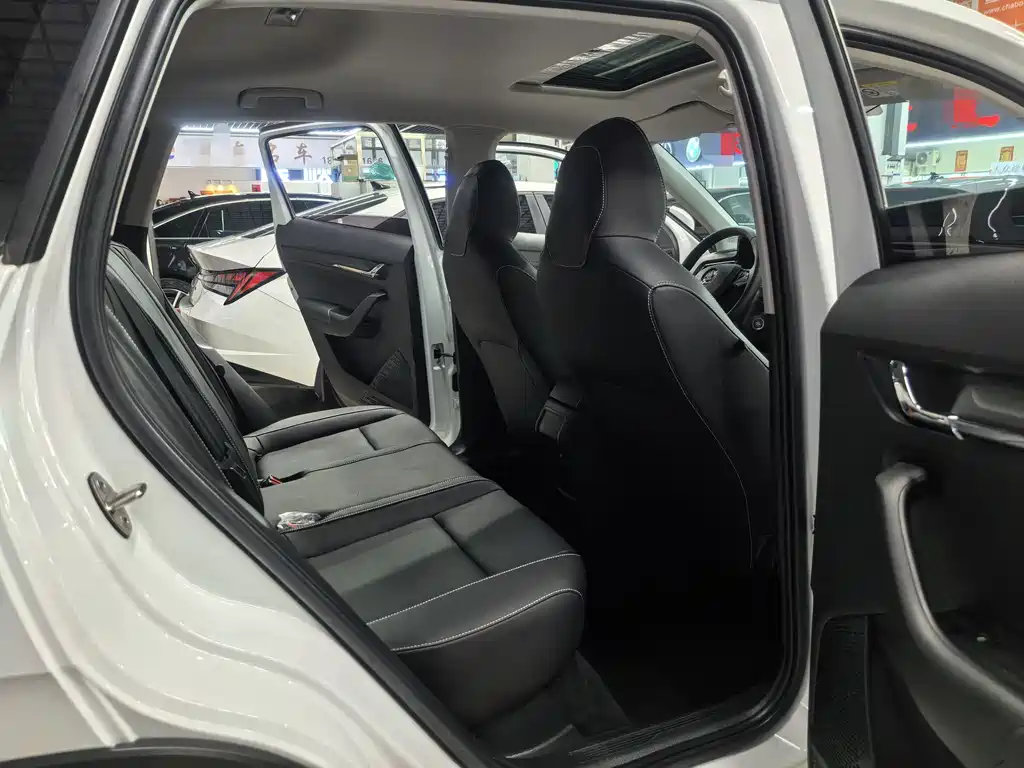 Škoda Kamiq 2023 Refresh 1.5L Automatic Comfort Edition 2024 - thumbnail 8