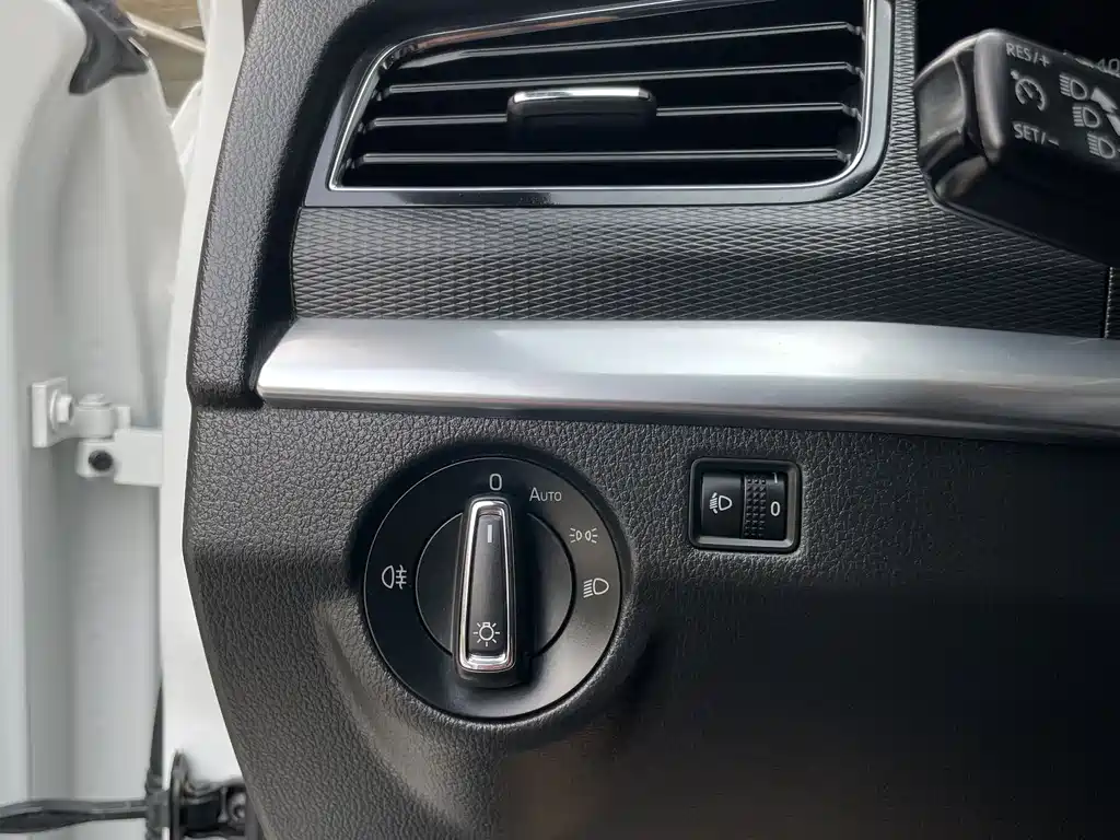 Skoda Kamiq 2023 1.5L Automatic Comfort Edition 2023 - thumbnail 14