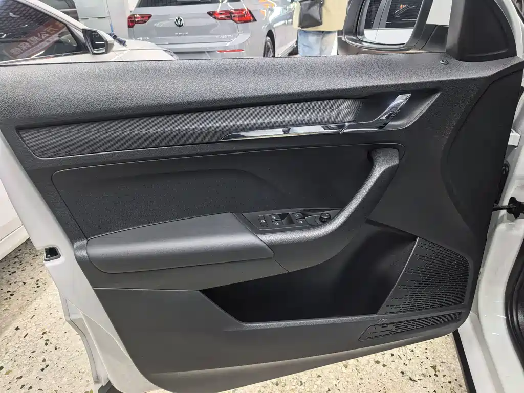 Škoda Kamiq 2023 Refresh 1.5L Automatic Comfort Edition 2024 - thumbnail 17