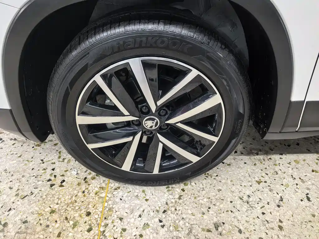 Škoda Kamiq 2023 Refresh 1.5L Automatic Comfort Edition 2024 - thumbnail 19