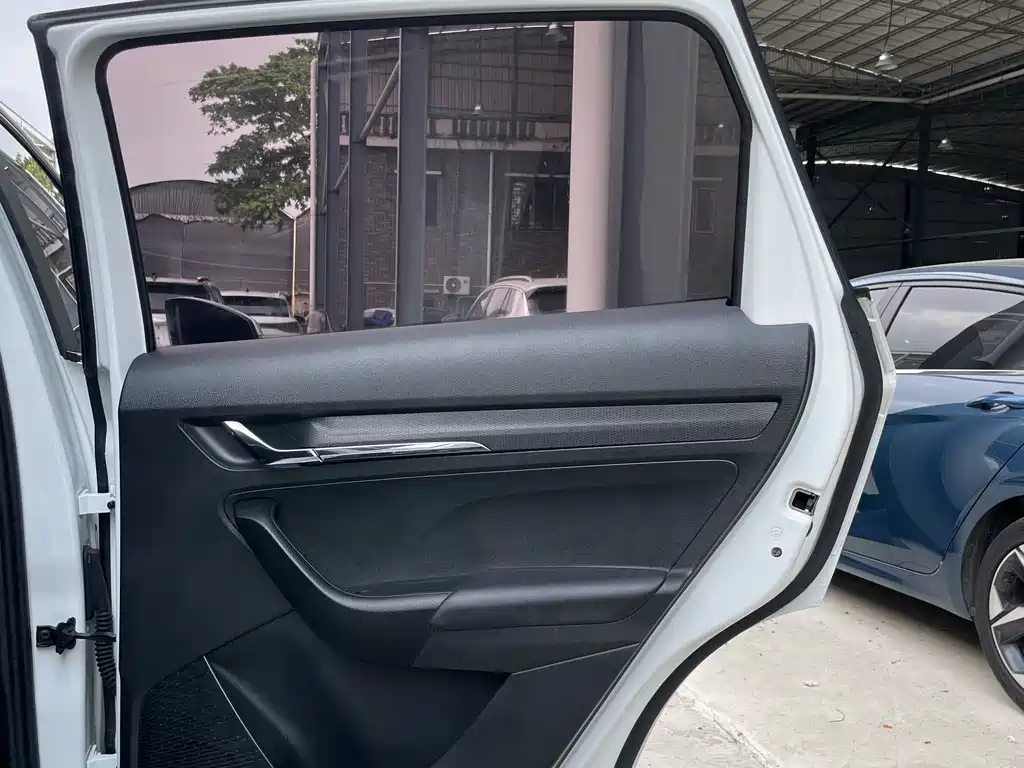 Skoda Kamiq 2023 1.5L Automatic Comfort Edition 2023 - thumbnail 20