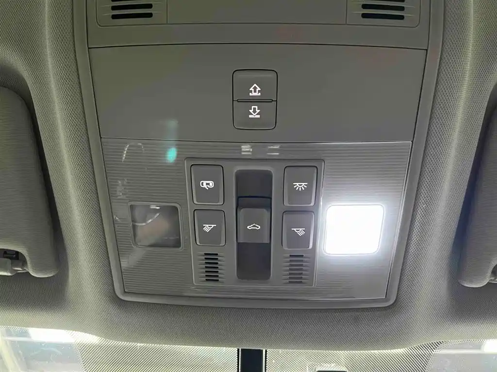 Skoda Karoq 2025 TSI280 Luxury Edition 2025 - thumbnail 8