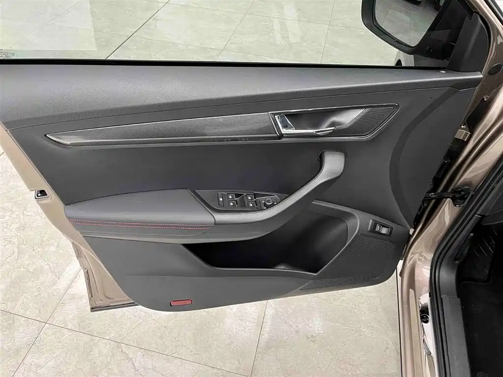 Skoda Karoq 2025 TSI280 Luxury Edition 2025 - thumbnail 10