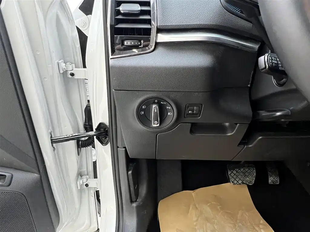 Škoda Karoq 2023 TSI280 Luxury Edition 2023 - thumbnail 10