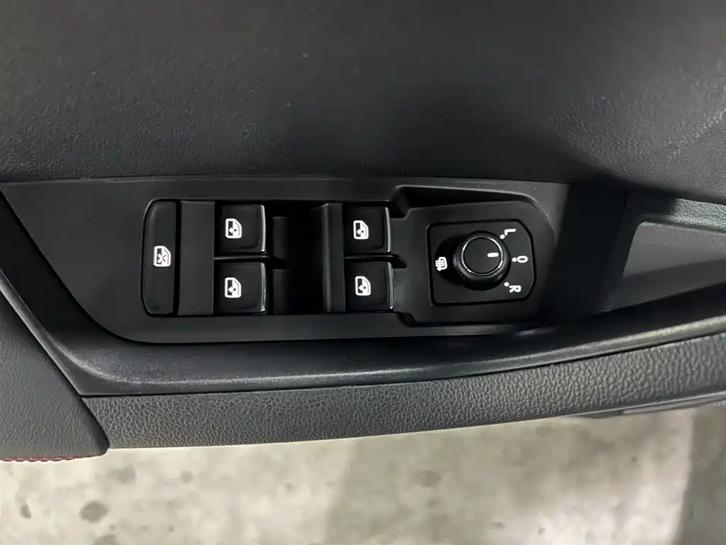 Škoda Karoq 2023 TSI280 Premium Edition 2023 - thumbnail 11
