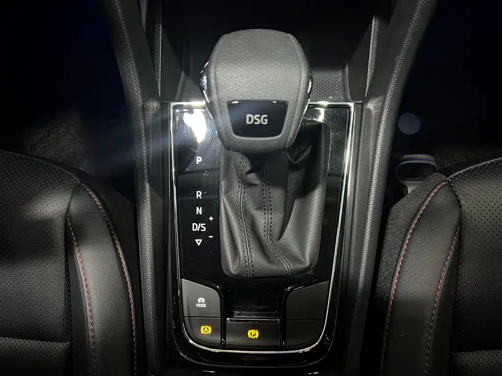 Škoda Karoq 2023 TSI280 Premium Edition 2023 - thumbnail 15
