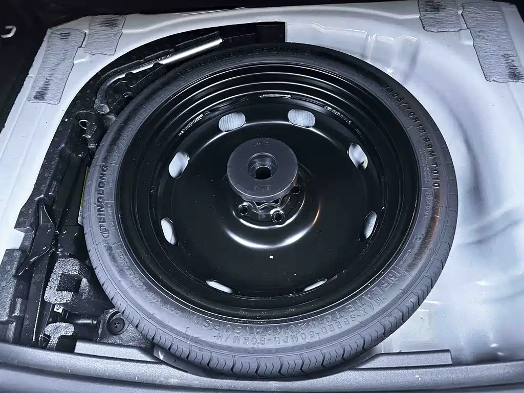 Škoda Karoq 2023 TSI280 Premium Edition 2024 - thumbnail 16