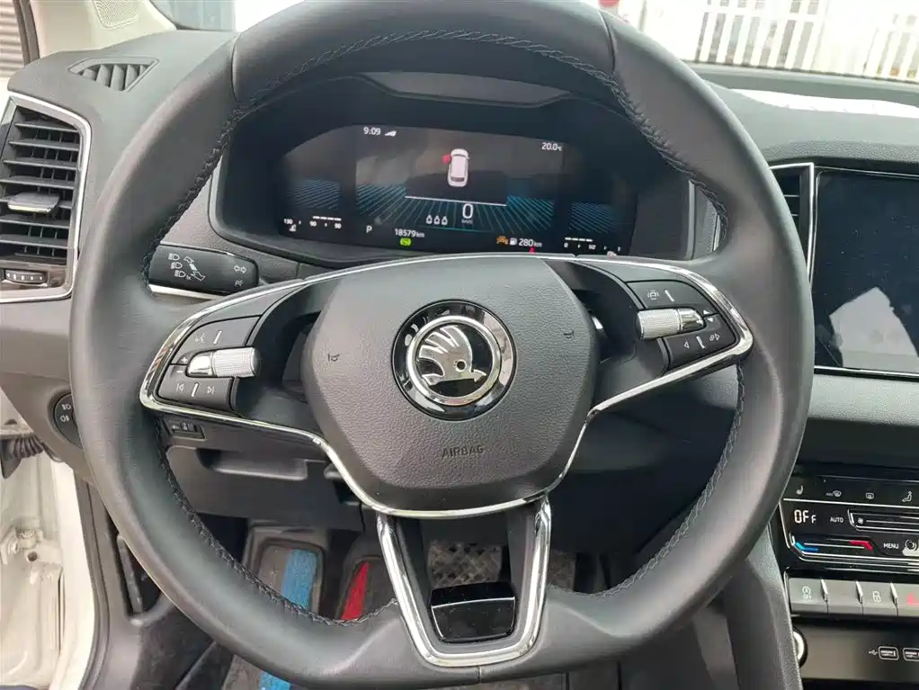 Škoda Karoq 2023 TSI280 Luxury Edition 2023 - thumbnail 7